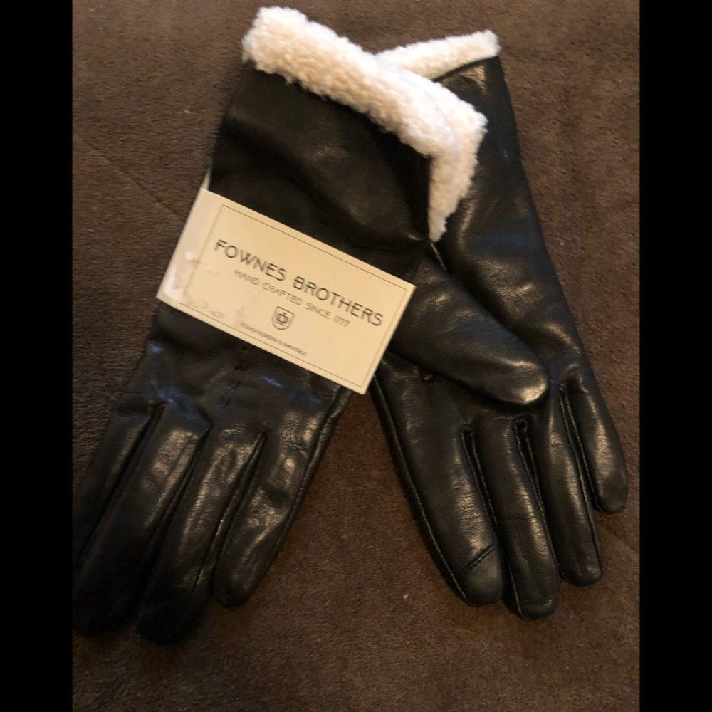 Leather gloves